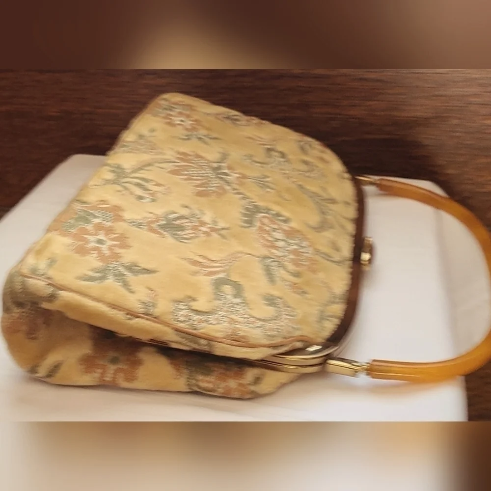 Vintage 1940s Tapestry Bag w/ Bakelite Handle - Picture 7 of 10